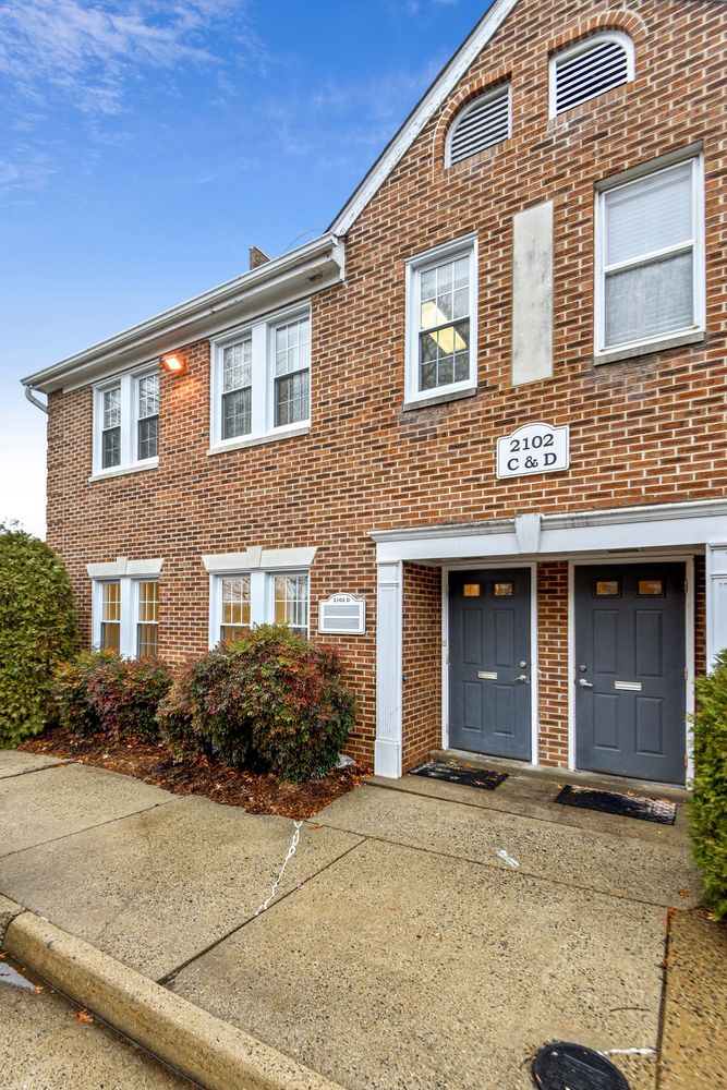 2102 Gallows Rd, Vienna, VA, 22182